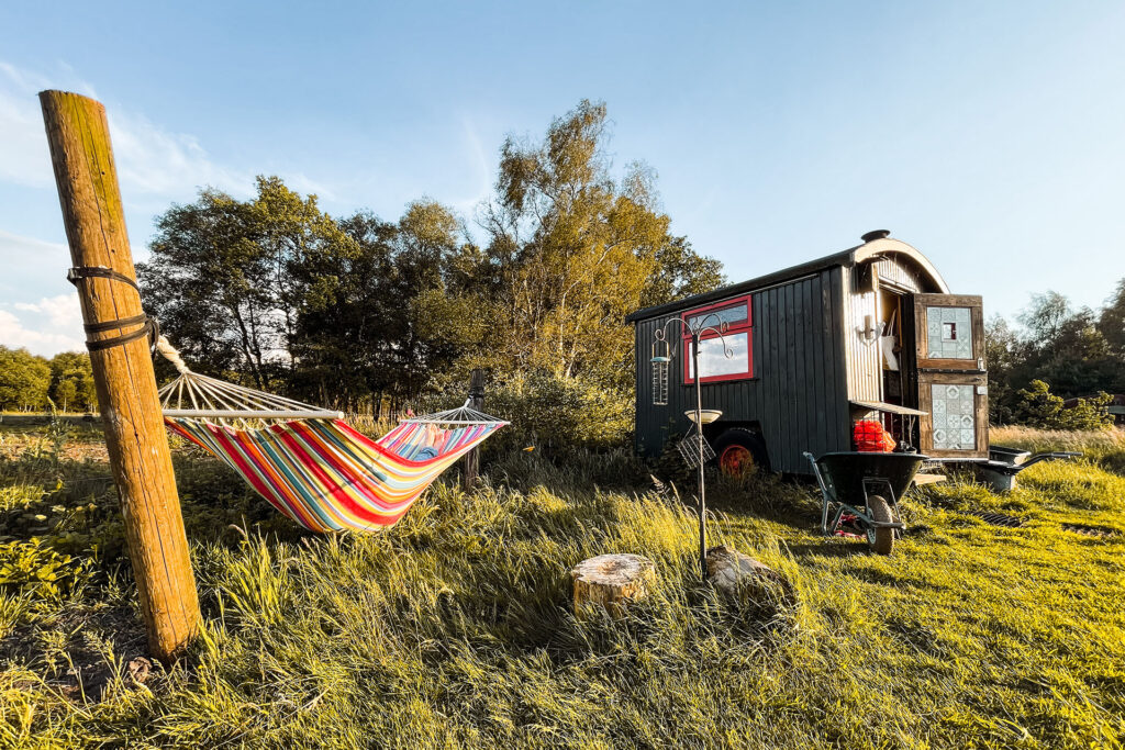 Campspace, HomeCamper, camperen in de natuur, reconnect outside, unieke kampeerplekken, uniek kamperen, camperplaatsen, boomhutten, glampings, buitenavontuur, deeleconomie, duurzaam reizen, bewust reizen, luxe kamperen, vrijheid in de natuur, dichtbij reizen, duurzaamheid op locatie, groene accomodaties, lokale economie, begrip voor andere culturen